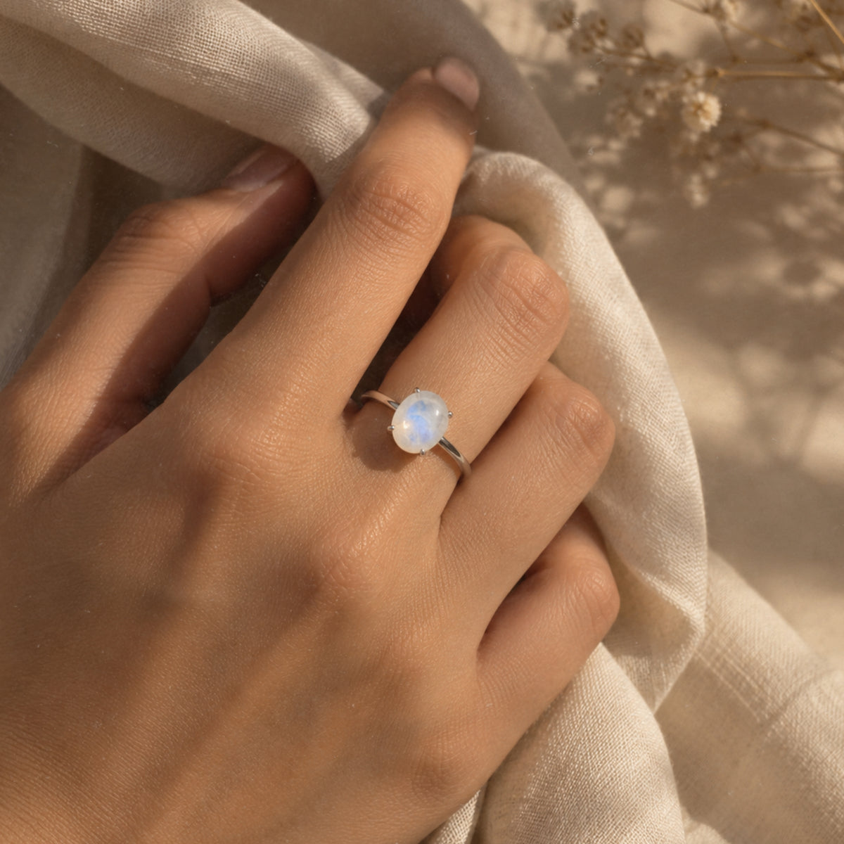 Rainbow Moonstone White Labradorite Multicolour Round Gemstone Ring in Silver, Rhodium Plated (Copy)